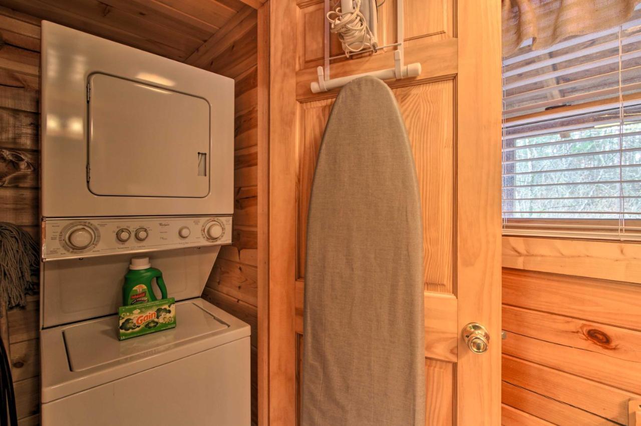 Romantic Cabin With Hot Tub In Pigeon Forge! Kültér fotó